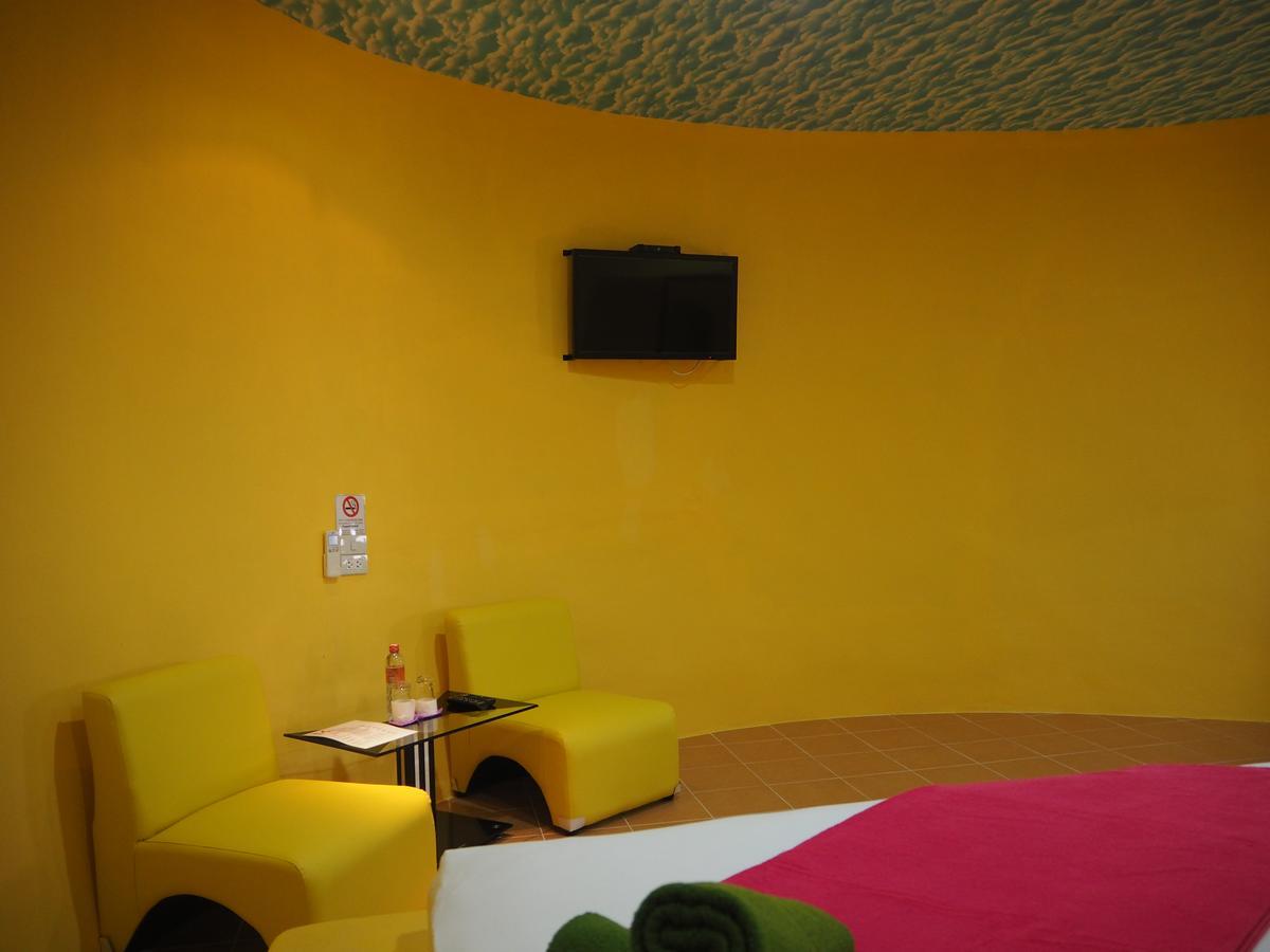 Fruit House Pattaya Motel บางละมุง ภายนอก รูปภาพ